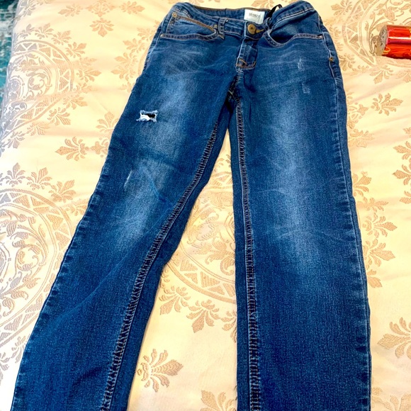 Boys like new (worn twice) Hudson jeans, Sz 10 - Picture 2 of 6